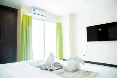 Chambre double Deluxe avec balcon — Blue Skyline Hotel